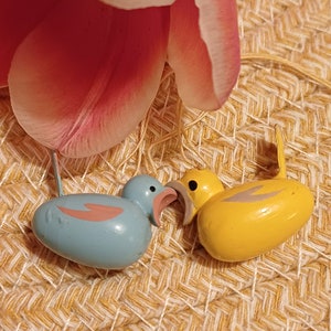 Figuras de Pascua alemanas vintage, pájaros del amor de Pascua de madera pintados a mano, viejos pájaros de Pascua de madera, adornos vintage de árboles de Pascua de Erzgebirge