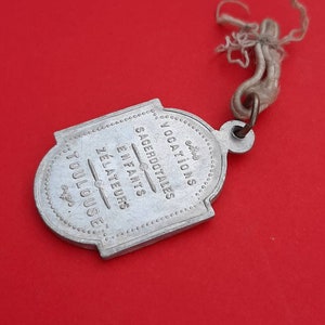 vintage religieux catholique Français pendentif médaille en aluminium de Saint Joseph avec Enfant, Enfants Zelateurs, Charme St Joeph, Toulouse France