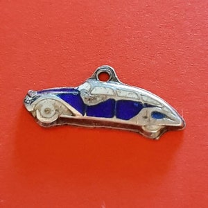 Vintage Silber und Emaille Charm eines Oldtimers, Sixties Auto Charm, Vintage Emaille Auto Halskette Charm