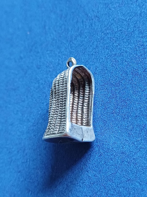 Vintage Dutch silver hallmarked beach chair charm, beach basket necklace pendant, old beach charm, rattan beach chair, wicker beach chair