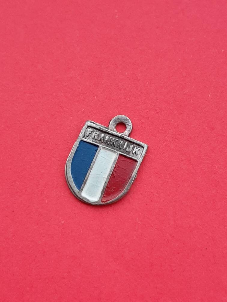 apeca Broche pins n°14 Paris France Souvenir Tour Eiffel Cadeaux métal Drapeaux 3 x3cm