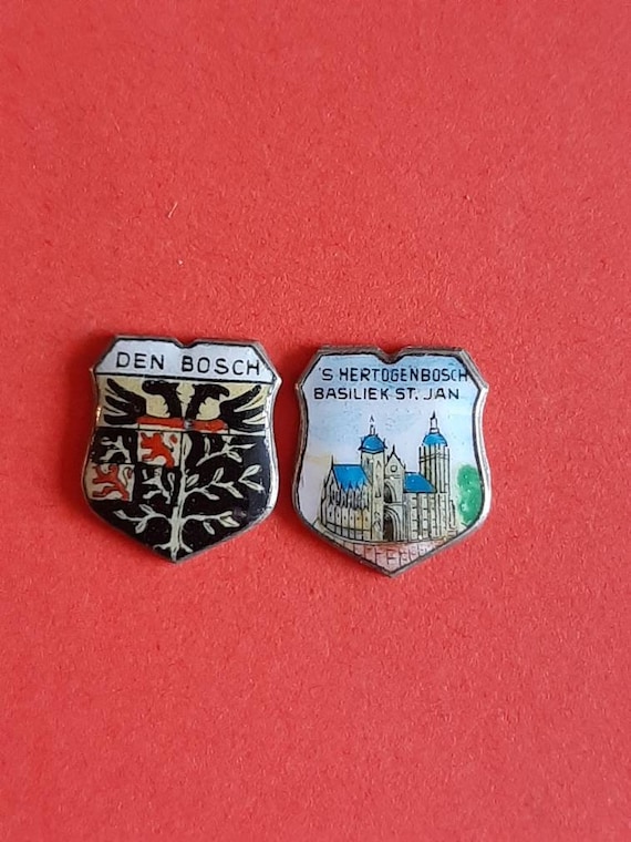 Vintage enamel pendant charms of the Sint Janskerk Den Bosch, 's-Hertogenbosch, Den Bosch charm, heraldry Den Bosch, diy Den Bosch