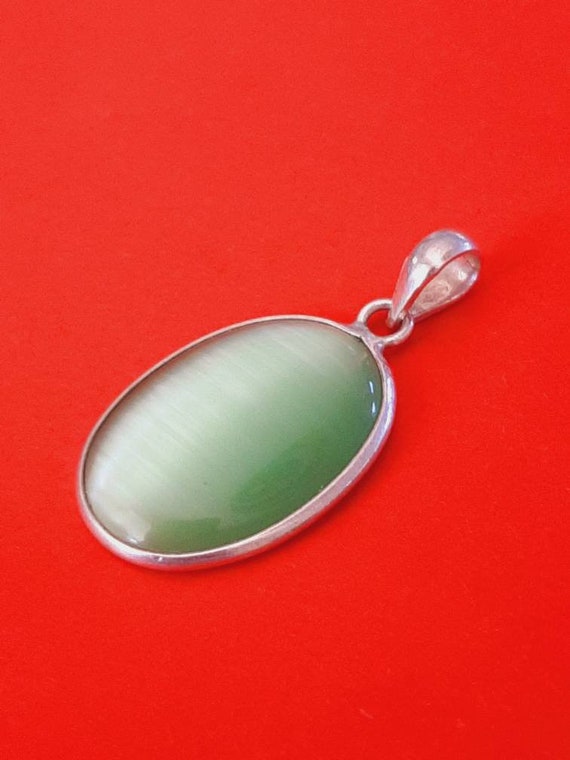 Vintage oval classic silver plated and green pend… - image 8