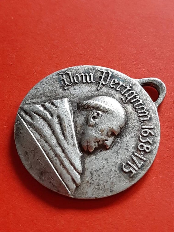Vintage religious Catholic medal pendant of Dom P… - image 8