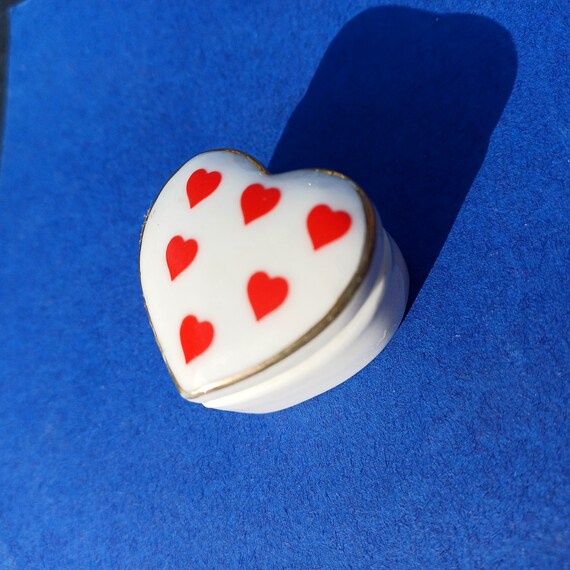 Vintage mini white porcelain tiny box, ceramic miniature box,red heart porcelain box, porcelain heart box of porcelain, trinket box View 4