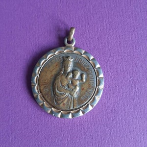 vintage religieux catholique Notre Dame de La Garde Marseille, pendentif médaille Notre Dame de la Garde ou « La Bonne Mère », Marseille France