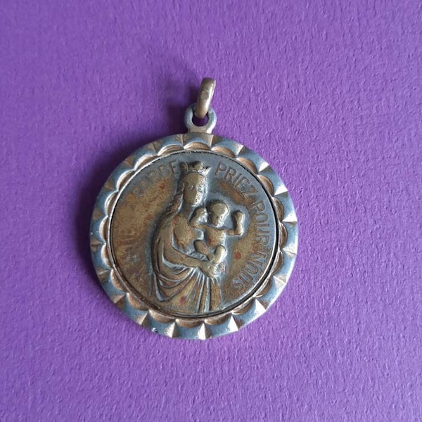 Vintage religieux Notre Dame de La Garde Marseille, Pendentif médaille Notre Dame de la Garde ou « La Bonne Mère », Marseille France
