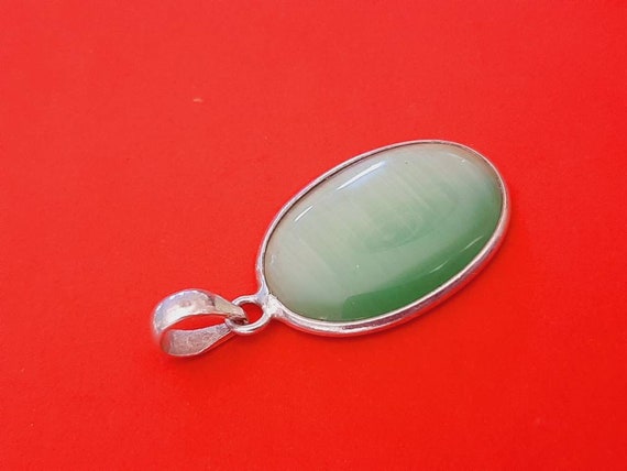 Vintage oval classic silver plated and green pend… - image 10