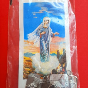 mélange catholique religieux vintage de 5 pendentifs médailles plaqués argent de Notre-Dame de Medjugorje, charmes de Medjugorje, souvenir Medjugorje