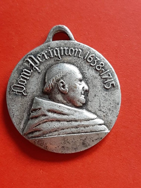 Vintage religious Catholic medal pendant of Dom P… - image 9