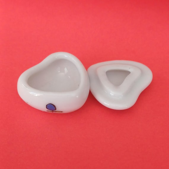 Vintage mini white porcelain tiny box, ceramic miniature box, floral porcelain box, porcelain heart box of porcelain, trinket box
