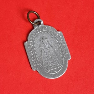 Colgante de medalla de aluminio católica religiosa vintage de San Jorge y Nuestra Señora de Wasmes, Nuestra Señora de Colfontaine