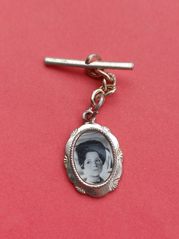 Vintage gold plated medallion Audrey Hepburn, vint
