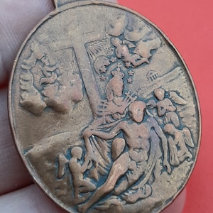 Vintage religious Catholic copper art medal pendant of the Crucifixion of Jesus, old copper Jesus Christ medal pendant