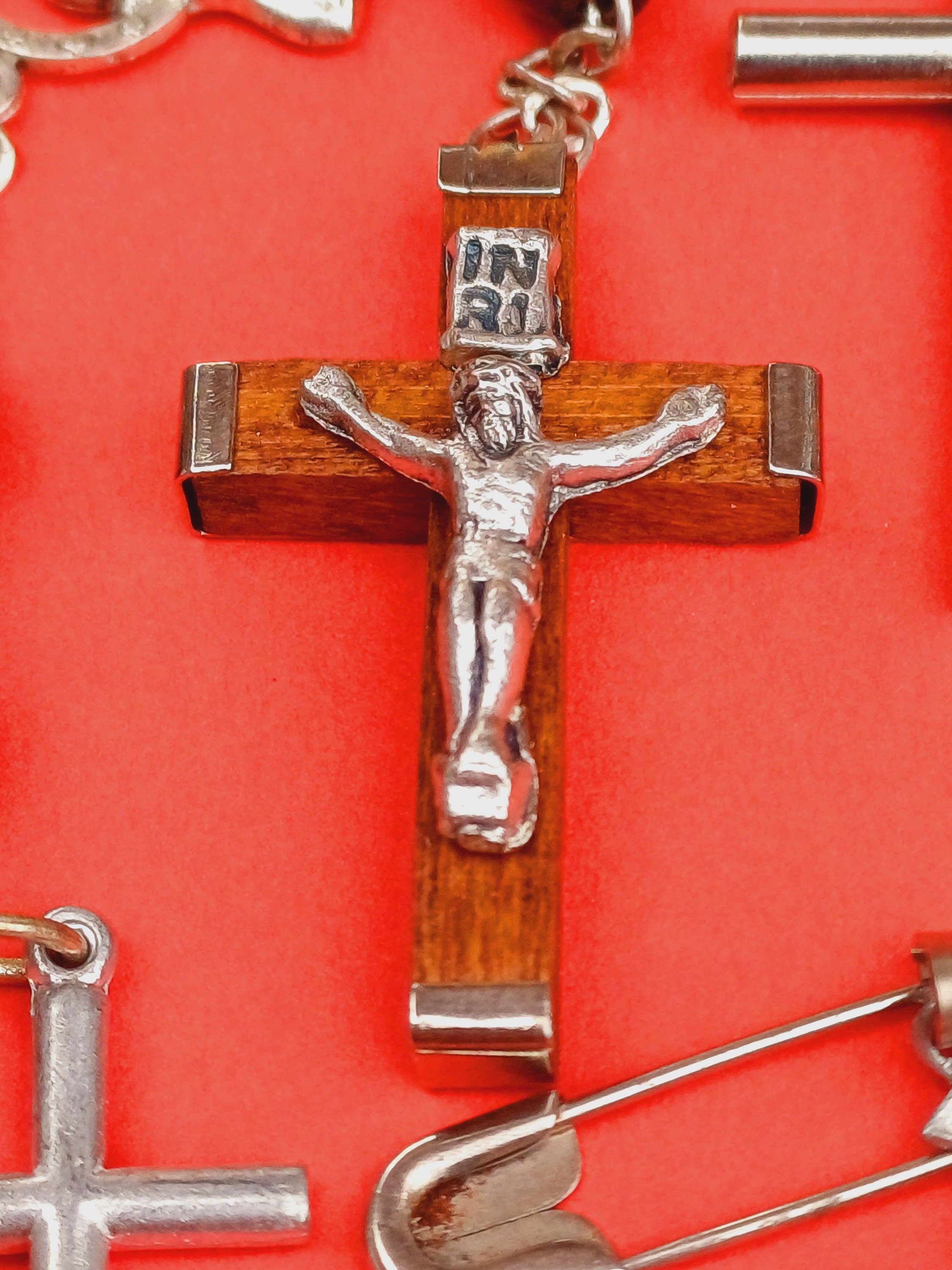 Lot De 30 Breloques Crucifix En Alliage Argenté Vintage - Pour Fabrication Bijoux DIY (colliers, Bracelets)