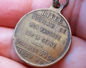 Antica medaglia francese in metallo, ciondolo medaglione, ciondolo souvenir de mon passaggio sur la Seine, vecchia medaglia di Parigi Francia, medaglia di bronzo di Parigi