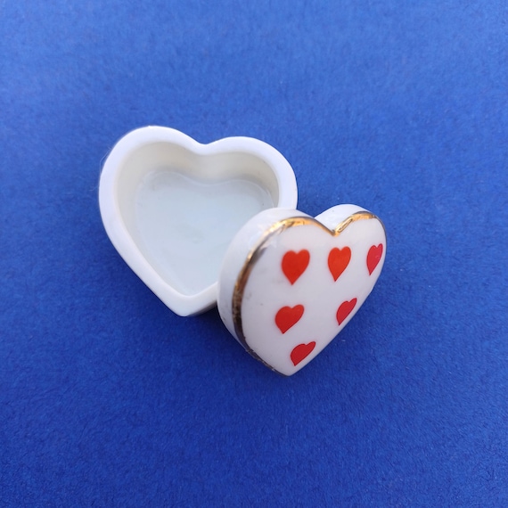 Vintage mini white porcelain tiny box, ceramic miniature box,red heart porcelain box, porcelain heart box of porcelain, trinket box