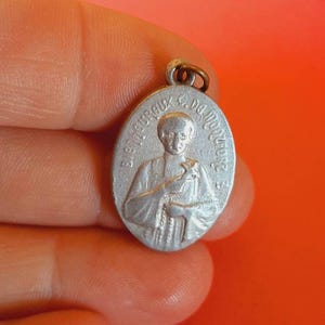 Vintage religious Catholic French medal pendant of a Saint Louis de Montfort, old saint charm of Louis de Montfort, Louis-Marie Grignion