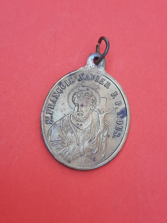 Vintage religious Catholic French medal pendant o… - image 1