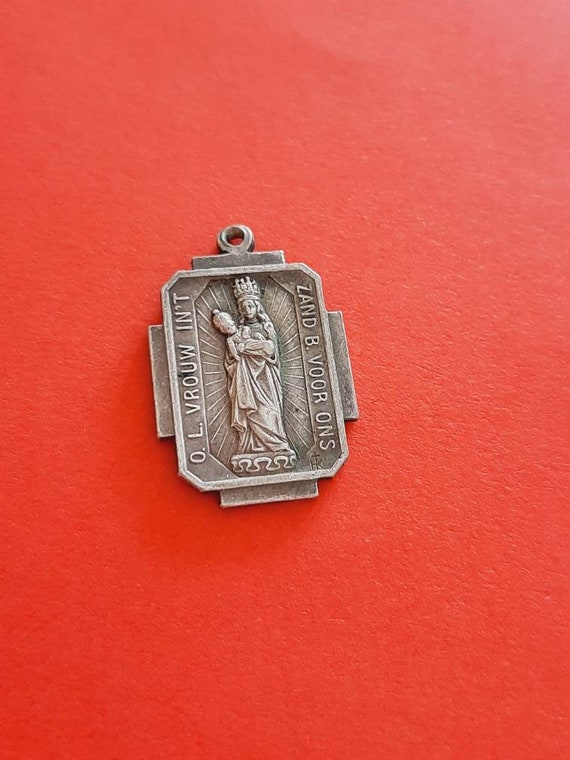 Vintage medal pendant of Our Lady of Miraculous Mary,… - Gem