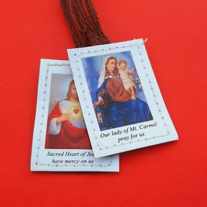 Vintage religijne szkaplerze papierowe, relikwie Najświętszego Serca Pana Jezusa i Matki Bożej Szkaplerznej, szkaplerze Matki Bożej z Góry Karmel