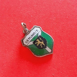 Ciondolo pendente Gemünd vintage in argento e smalto, scudo da viaggio Gemünd Schleidingen Germania, Eifel Deutschland