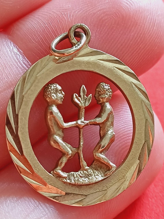 Vintage gold double hallmarked open worked pendant