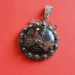 charme artisanal noir unique vintage, charme pendentif scène tropicale, charme de plage vintage, charme indonésien