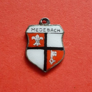 Ciondolo vintage in argento 800 e smalto di Medebach, souvenir Medebach Germania, collana Medebach, scudo da viaggio Medebach