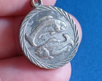 Vintage silver plated pisces charm, constellation charm pisces, old pisces disc charm, medal pendant pisces