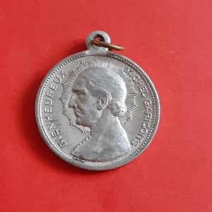 Colgante de medalla de aluminio francés católico religioso vintage de Saint Michel Garicoïts y Notre Dame De Betharram, Nuestra Señora de Betharram