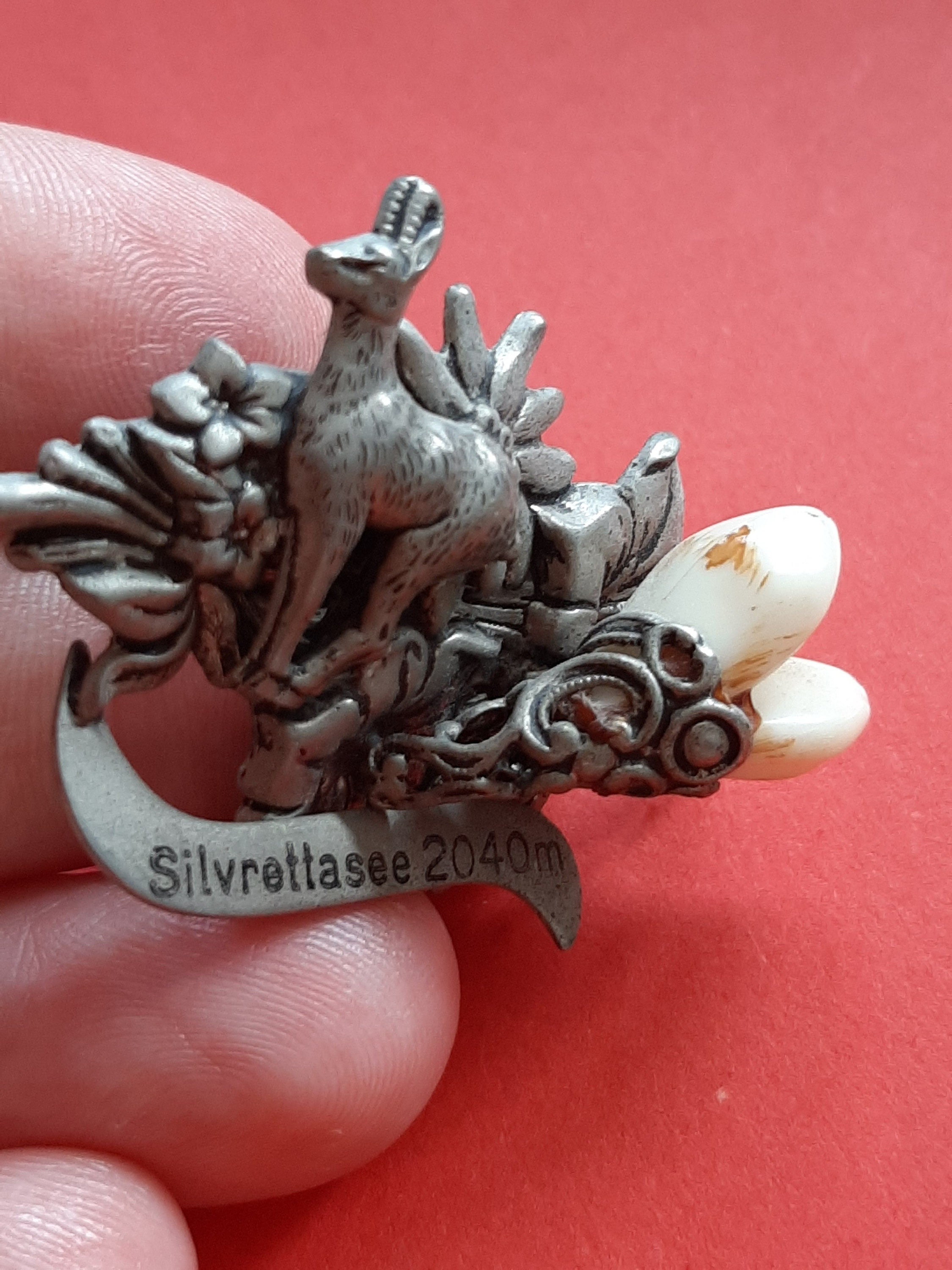 Broche Flamande En Argent - Scène De Chasse - Belgique Vers 1900 - Occasion