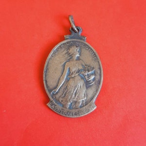 Antique 1916 engraved Belgium bronze WW I war medal pendant, War I medal pendant, souvenir of 30 July 1916