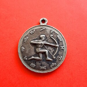Vintage silver plated medal pendant archer, archer constellation charm, medal pendant archer, old astrology charm