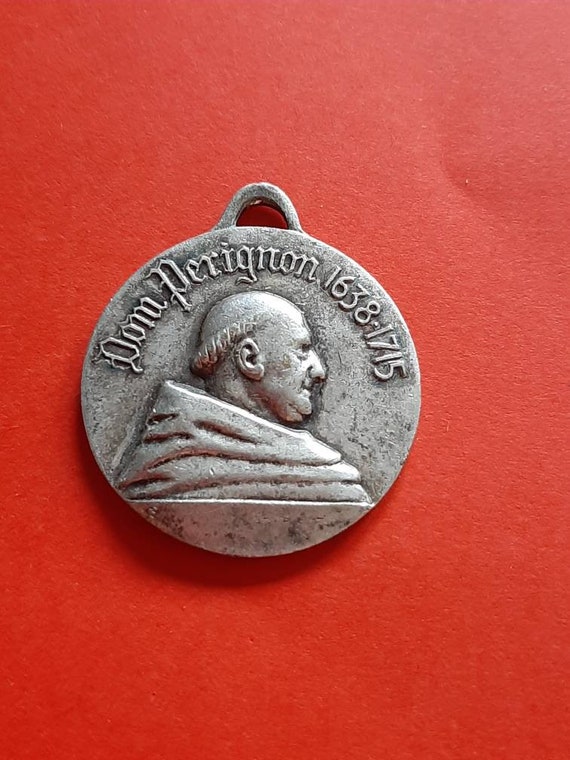 Vintage religious Catholic medal pendant of Dom P… - image 1