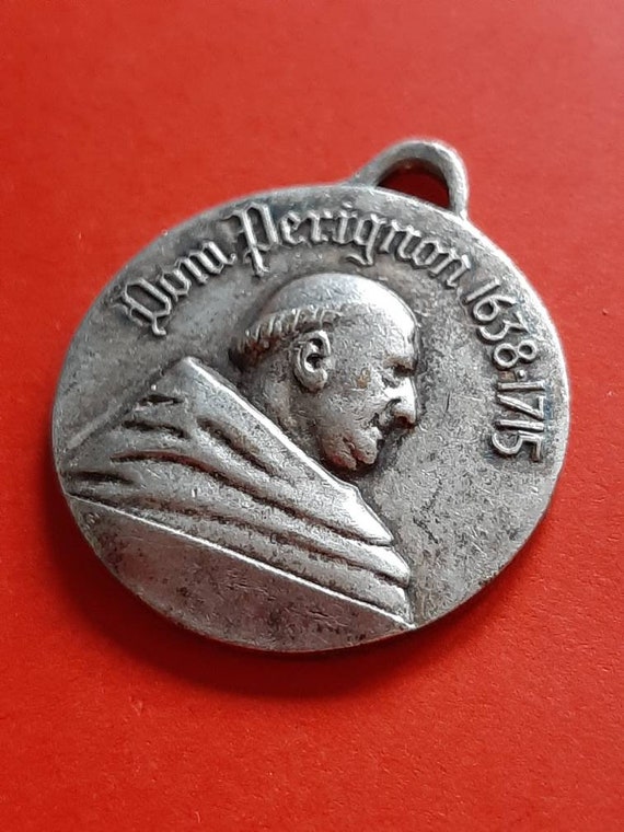 Vintage religious Catholic medal pendant of Dom P… - image 7