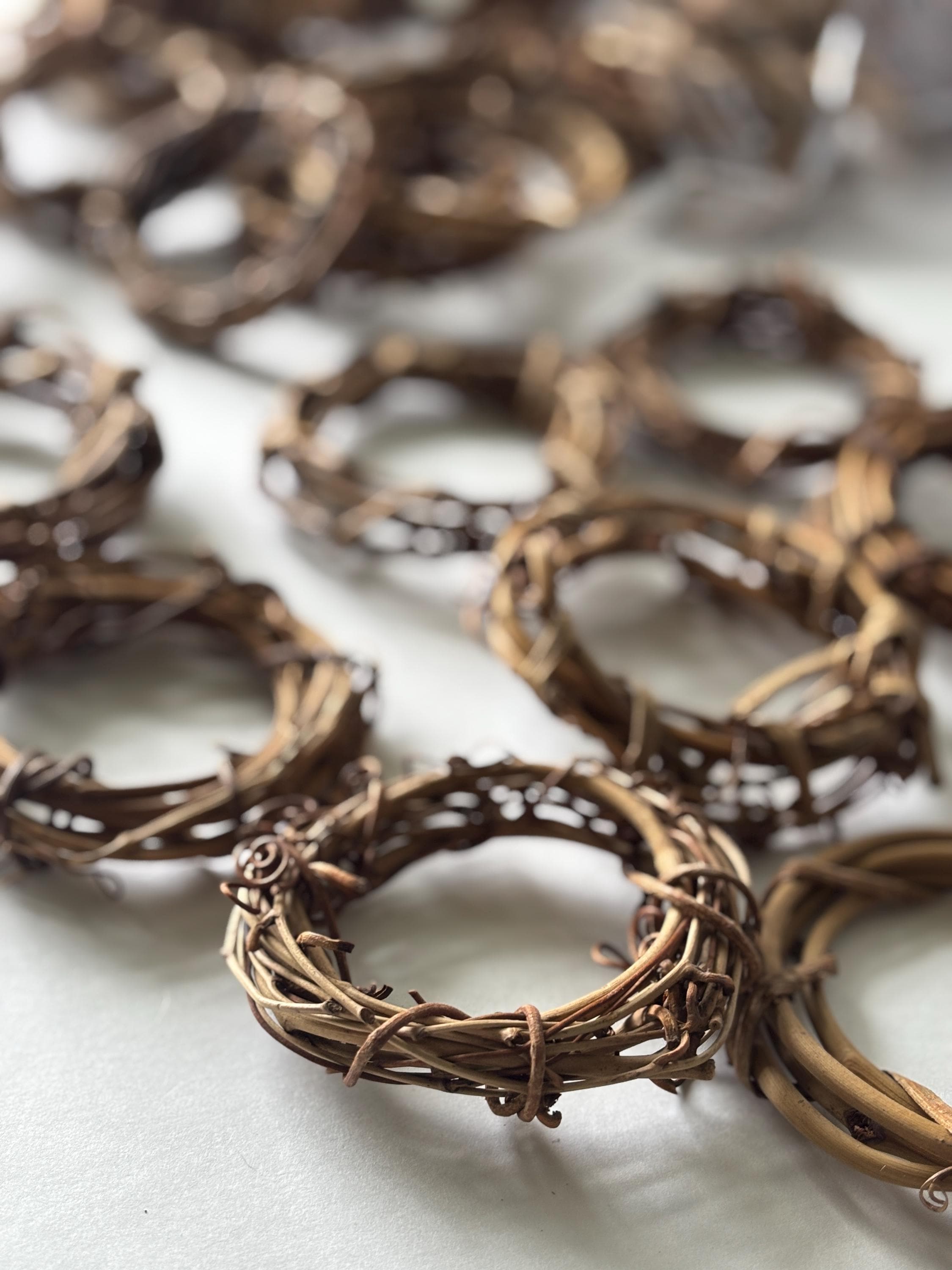 Small 3 inch Grapevine Wreaths, Set of 10 Natural Vine Rings, Round Rattan Woven Twig Wreaths for Crafts, Votive Candle Rings, Party Favors