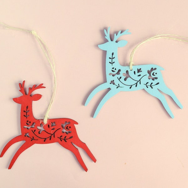 Hand Painted Folk Art Deer Christmas Decoration, Woodland Forest Ornament, Nordic Style Hanging Décor