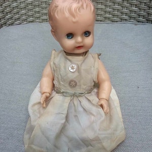 Bambola vintage tipo Kader/anni &#39;60/gc/vestita