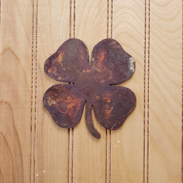 Four Leaf Clover Rusty 4 Inch Tall Metal Decoration Art