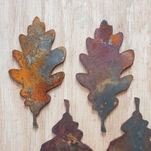 Metal Oak Leaves 4 Inch Tall Rusty Fall Decoration Art