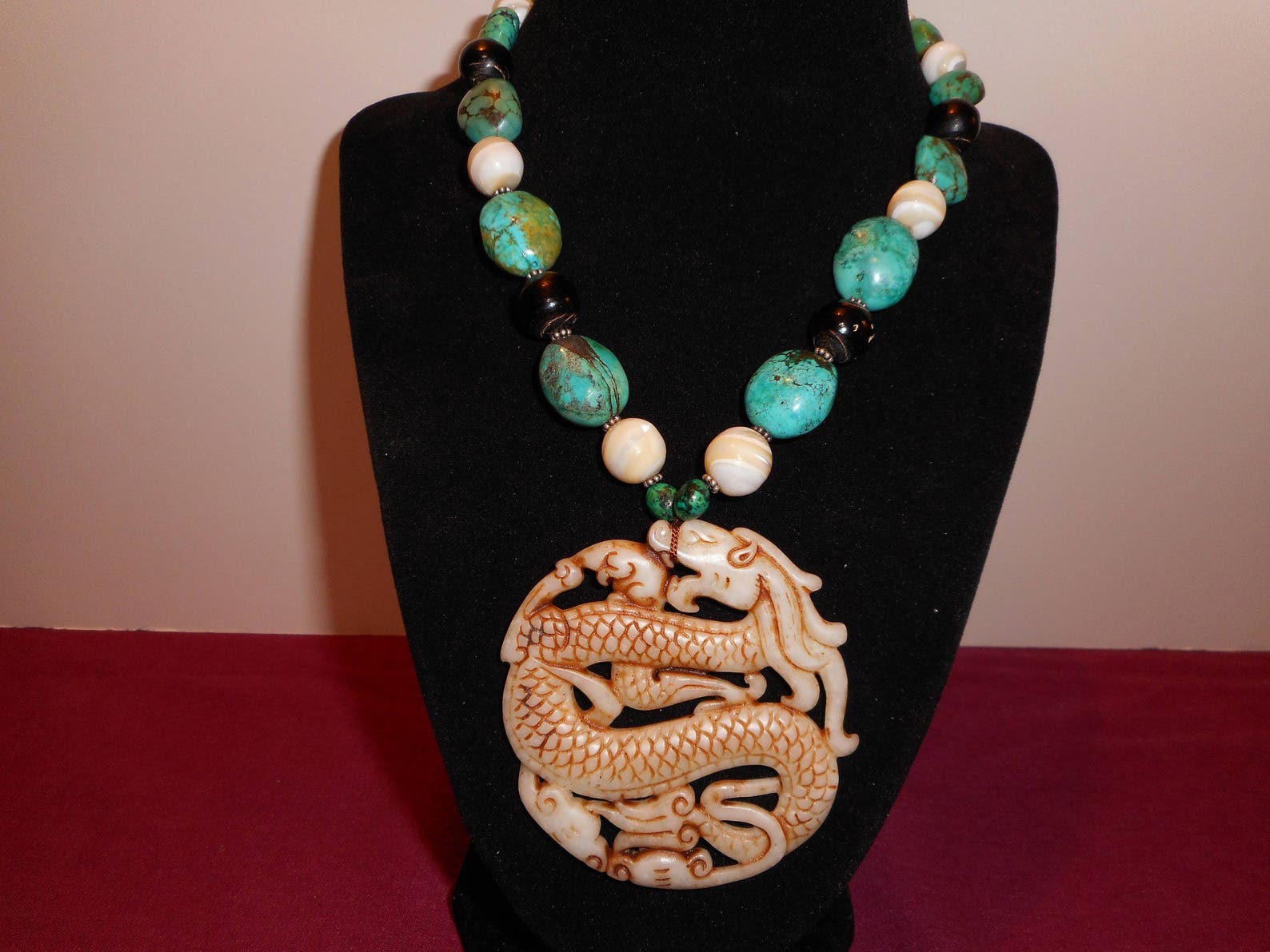 Collier pendentif de dragon chinois sculpté dans le jade blanc | Etsy