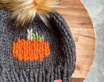 Women’s Knit Pumpkin Beanie / Knit Hat / Halloween / Womens Gift / Pom Pom Hat / Wool Beanie / Pumpkin Beanie / Fall / Childrens Beanie