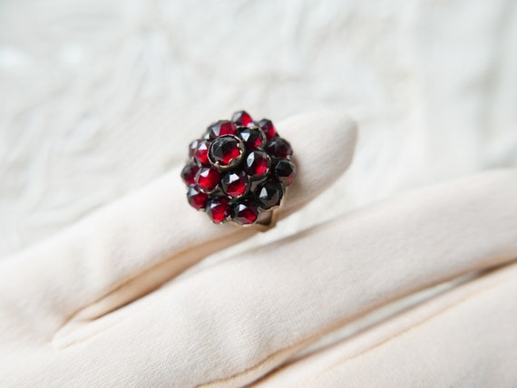 Vintage Bohemian garnet ring-Natural red garnet jewellery-Antique Victorian Cut Bohemian Garnet ring -Deep Red Stones -Antique ring