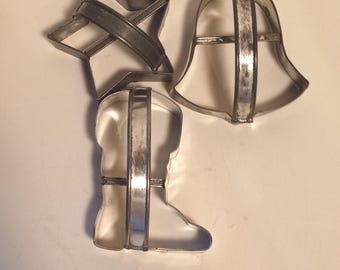 3 cortadores de galletas de hojalata vintage con asas
