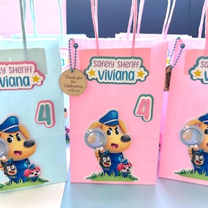 Torby na prezenty na przyjęcie Safety Sheriff Labrador | Personalizowane prezenty urodzinowe | Dekoracja urodzinowa dla psa, policja, torby papierowe