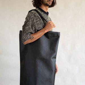 Bolso tote vegano grande, tote de cuero vegano negro, bolso tote negro, bolso tote de cuero vegano, tote de cuero vegano grande, tote de cuero vegano moderno,
