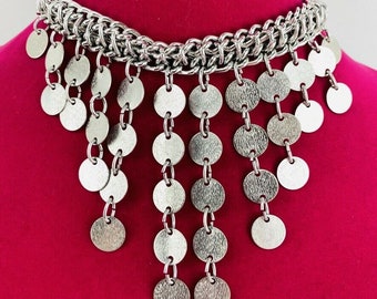 Vintage Sarah Coventry firmado Art Nouveau Silver Tono Gota Bib Collar Gargantilla