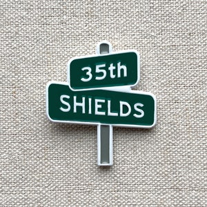Chicago White Sox Enamel Pin: 35th & Shields Street Sign