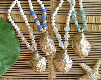 Blauw, roze, groen, aqua en gouden oesterschelpketting, schelpketting, ketting zeeglas, strandsieraden, gerecycled zeeglas
